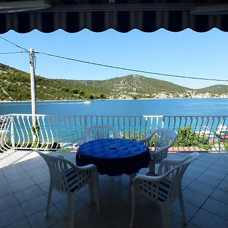 Apartment By The Sea Vinisce, Trogir - 19014